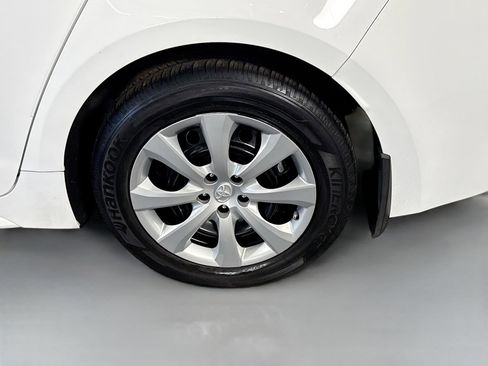 Used 2022 Toyota Corolla LE image 36