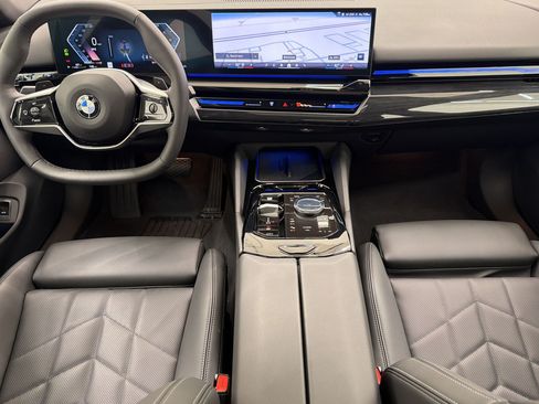 Used 2026 BMW 530i RWD image 15