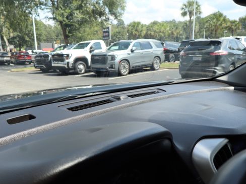 Used 2024 GMC Terrain SLT AWD/4WD image 28