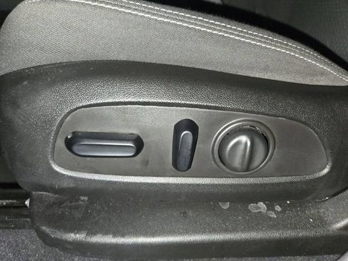 Used 2022 GMC Terrain SLE w/ Driver Convenience Package FWD image 12