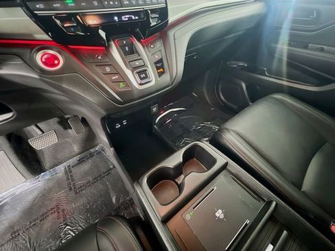Used 2025 Honda Odyssey Sport-L image 25