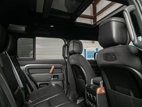 Used 2020 Land Rover Defender 110 X image 26
