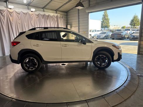 Used 2021 Subaru Crosstrek 2.0i AWD/4WD image 3