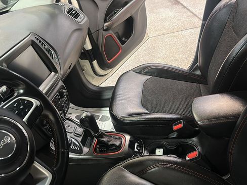 Used 2020 Jeep Compass Trailhawk image 23