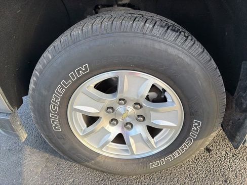 Used 2018 Chevrolet Silverado 1500 LT w/ All Star Edition image 29