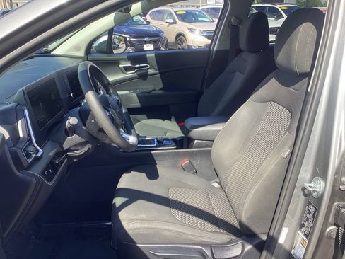 Used 2023 Kia Sportage LX FWD image 11