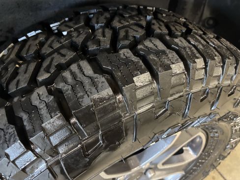 Used 2020 Jeep Wrangler Unlimited Sahara image 31