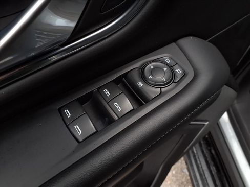 Certified 2023 GMC Yukon XL SLE image 21