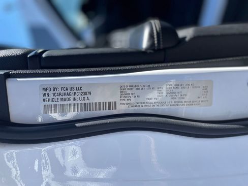 Used 2019 Jeep Grand Cherokee Overland image 16