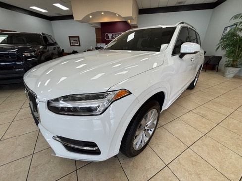 Used 2017 Volvo XC90 T6 Momentum w/ Vision Package AWD/4WD image 10