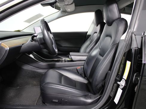 Used 2019 Tesla Model 3 Standard Range Plus image 17