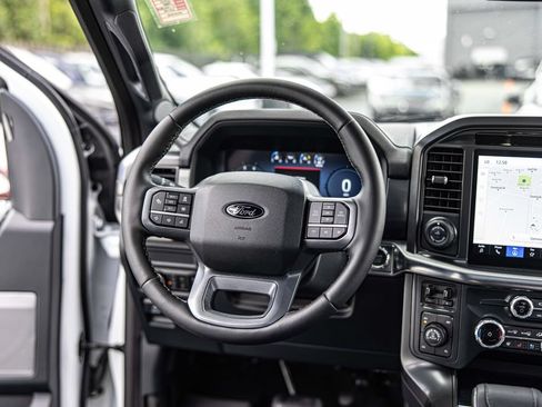 Used 2025 Ford F150 Lariat AWD/4WD image 36