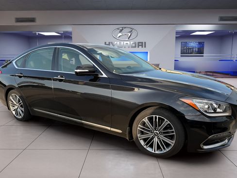 Used 2018 Genesis G80 3.8 w/ Option Group 02 RWD image 9