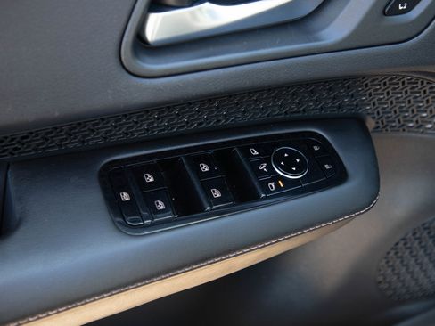 Used 2023 Nissan Ariya AWD image 23