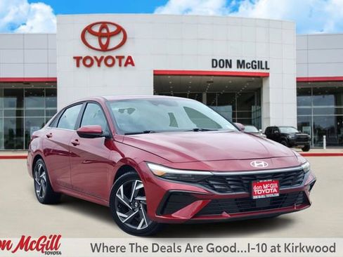 Used 2025 Hyundai Elantra SEL FWD image 1