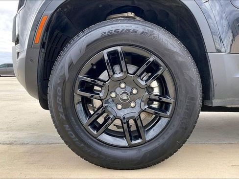 Used 2025 Land Rover Defender 110 S image 9