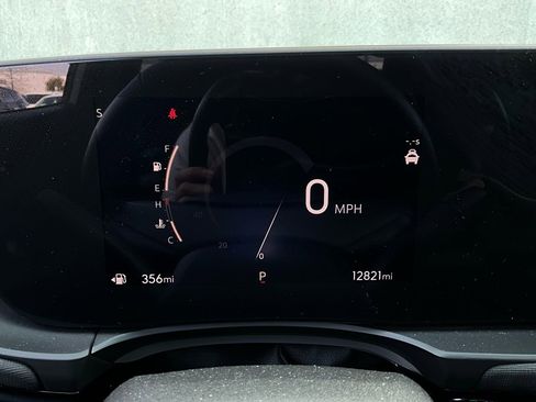 Used 2025 Buick Envista Sport Touring image 37