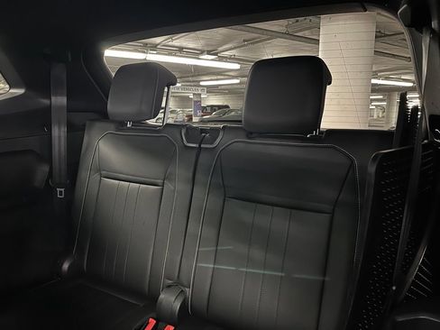 Certified 2023 Volkswagen Tiguan SE R-Line FWD image 23