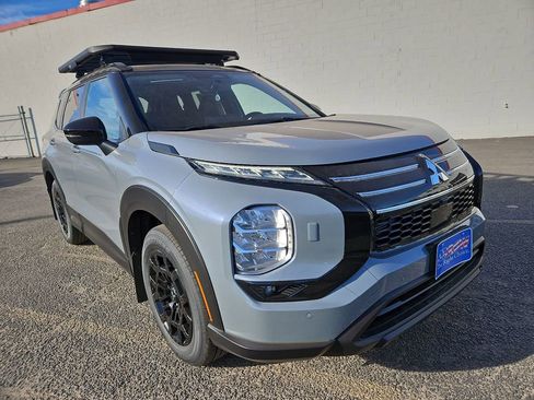 New 2026 Mitsubishi Outlander Trail Edition image 2