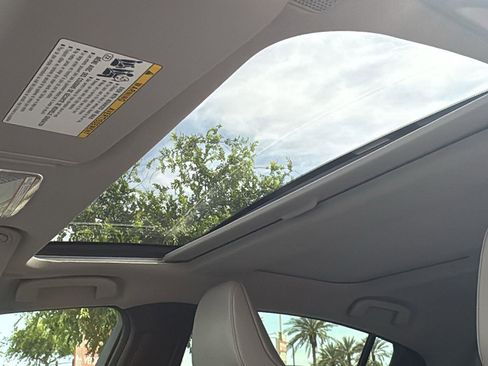 Used 2025 Toyota Prius XLE image 25