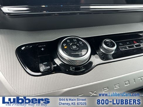 Used 2025 Ford Expedition Active AWD/4WD image 20