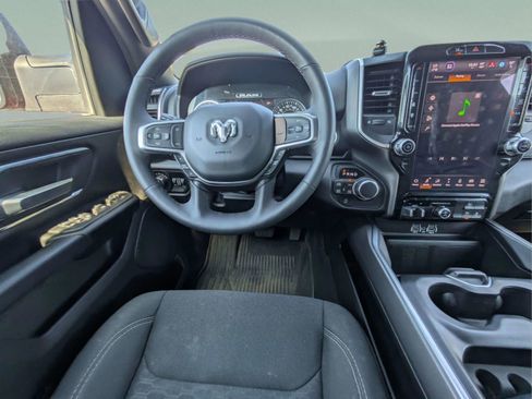 Used 2025 RAM 1500 Big Horn AWD/4WD image 13