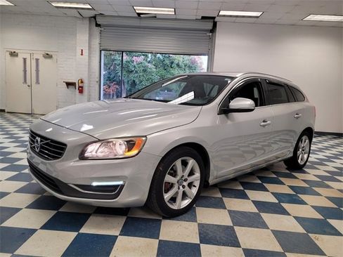 Used 2016 Volvo V60 T5 Premier image 3