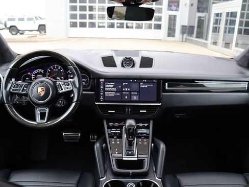 Used 2020 Porsche Cayenne Turbo image 13