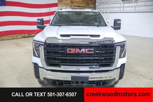 Used 2024 GMC Sierra 2500 Pro AWD/4WD image 3