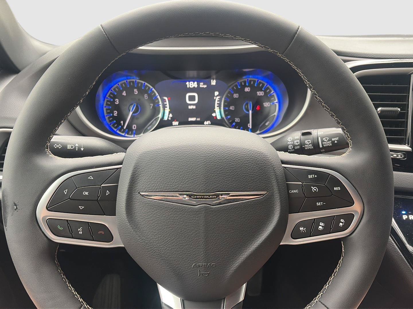 Used 2026 Chrysler Pacifica Select FWD image 15