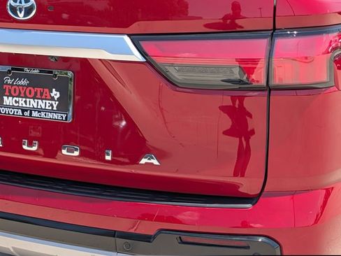 Used 2023 Toyota Sequoia Capstone RWD image 8