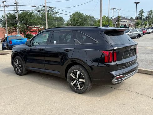 Used 2022 Kia Sorento S FWD image 8