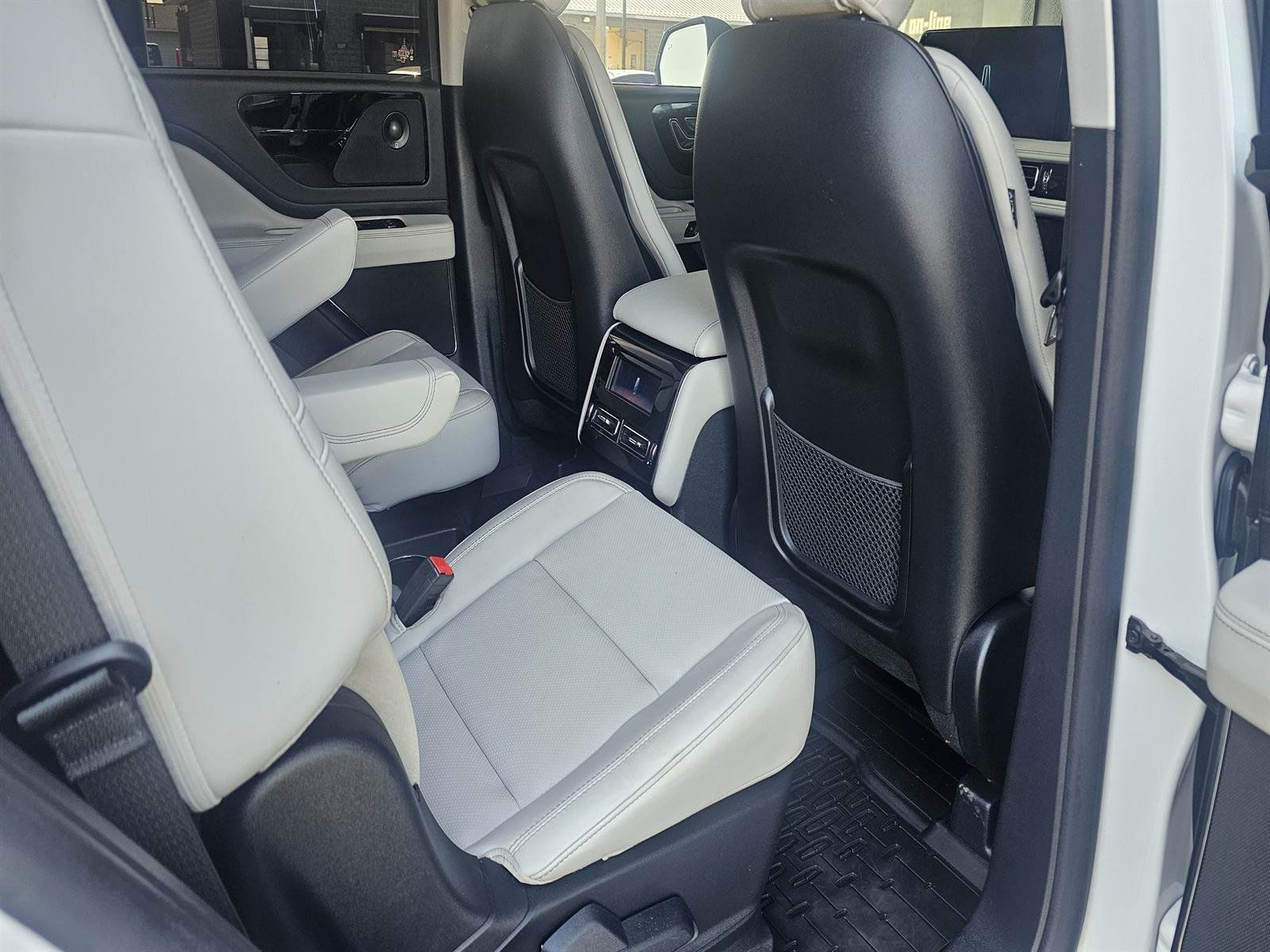 Used 2025 Lincoln Aviator 2WD w/ Jet Appearance Package image 12