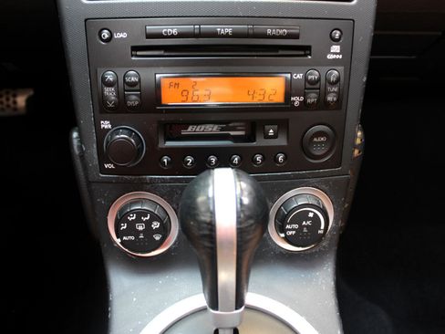 Used 2004 Nissan 350Z Touring image 37