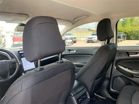 Certified 2024 Ford Edge SE w/ Black Appearance Package image 19
