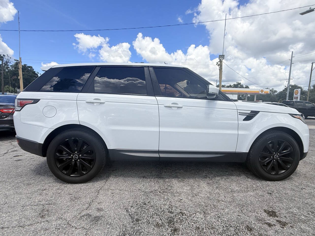 Used 2015 Land Rover Range Rover Sport SE AWD/4WD image 9