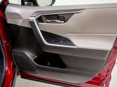 Used 2024 Toyota RAV4 XLE Premium image 32