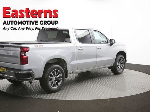 Used 2022 Chevrolet Silverado 1500 LT AWD/4WD image 43