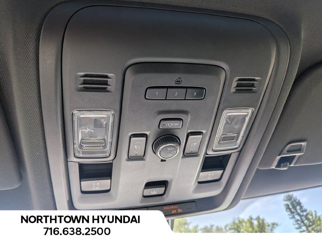 Used 2022 Chevrolet Tahoe RST w/ Luxury Package AWD/4WD image 21