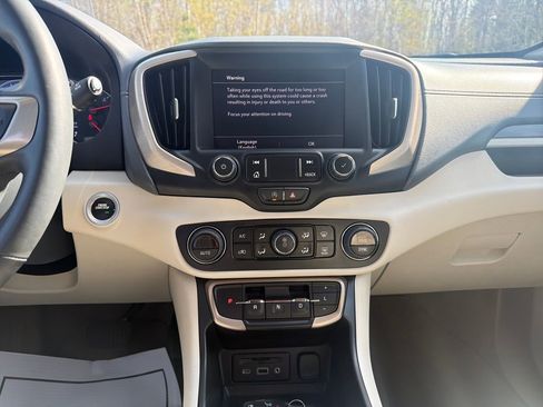 Certified 2023 GMC Terrain Denali w/ Denali Premium Package AWD/4WD image 24