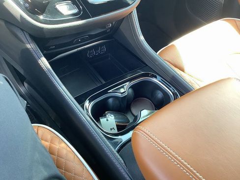 Used 2024 Chrysler Pacifica Pinnacle image 18