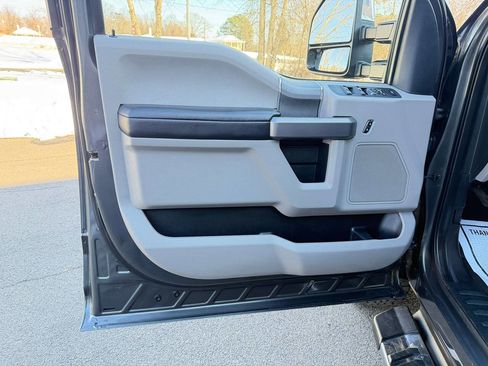 Used 2020 Ford F250 XLT w/ XLT Premium Package image 15