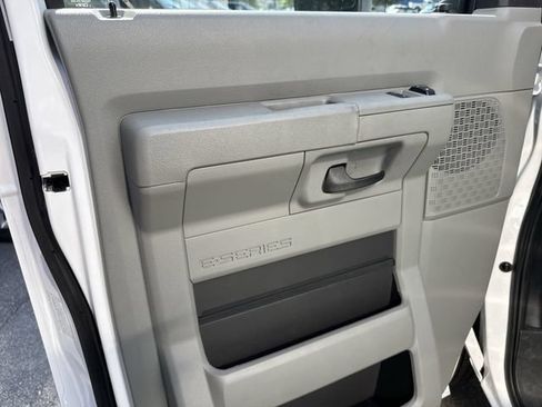 New 2027 Ford E-450 and Econoline 450 Super Duty w/ Driver's Safety Package RWD image 19