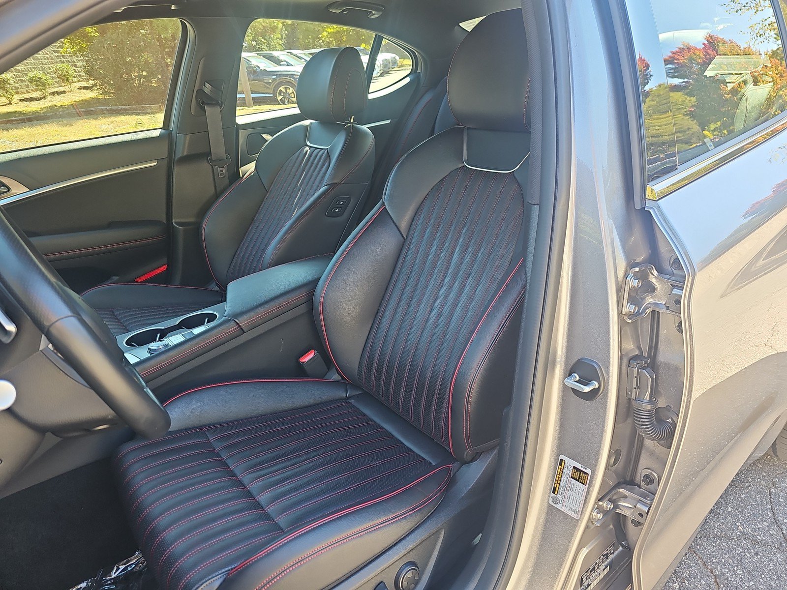 Used 2025 Genesis G70 2.5T w/ Sport Prestige Package RWD image 16