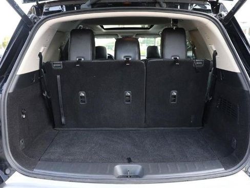 Certified 2025 Nissan Pathfinder SL w/ SL Premium Package FWD image 7