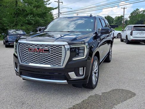 Used 2023 GMC Yukon Denali AWD/4WD image 3
