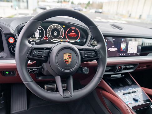New 2026 Porsche Cayenne S AWD/4WD image 14
