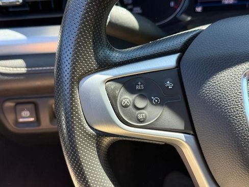 Used 2022 GMC Acadia SLE FWD image 19