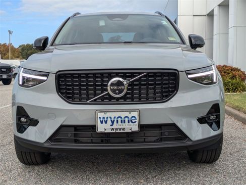 New 2025 Volvo XC40 B5 Plus w/ Protection Package Premier image 9