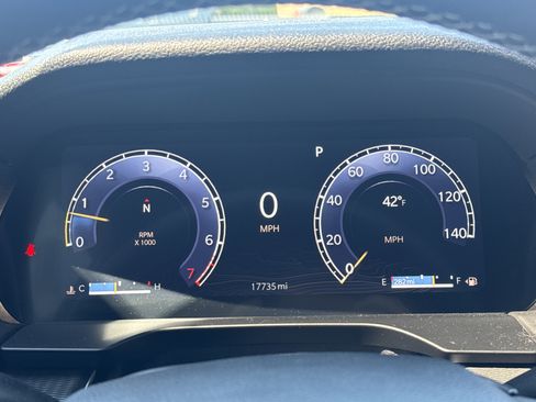 Used 2024 Jeep Grand Cherokee Laredo X w/ Trailer Tow Package image 22